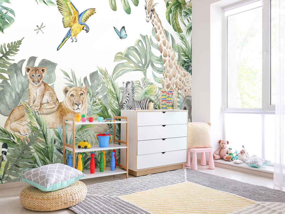 Papier peint thème jungle avec des animaux, idéal pour une chambre d'enfants ludique